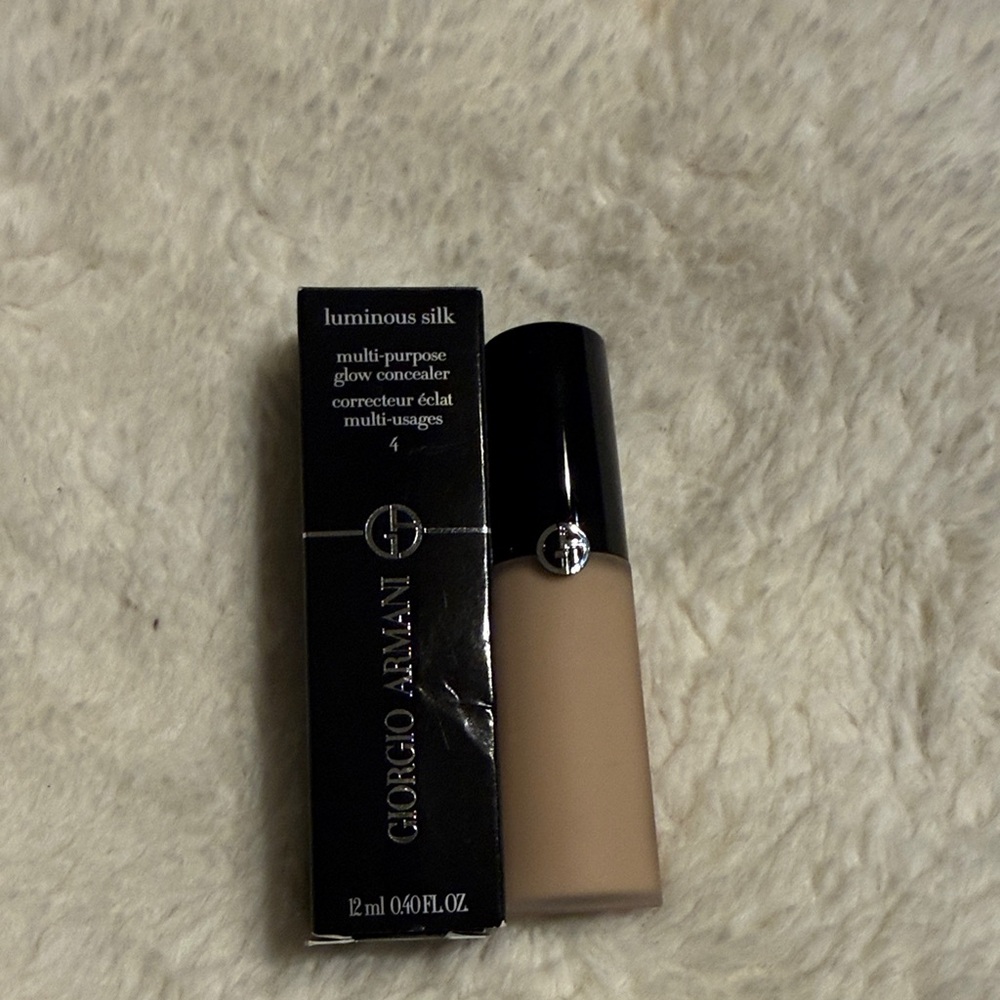 Giorgio Armani Luminous Silk Multi-Purpose Glow Concealer - Tan #4